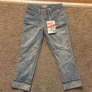 Dear By Amanda Bynes NWT Woman’s 0 Light Wash Cuffed Capri Jeans